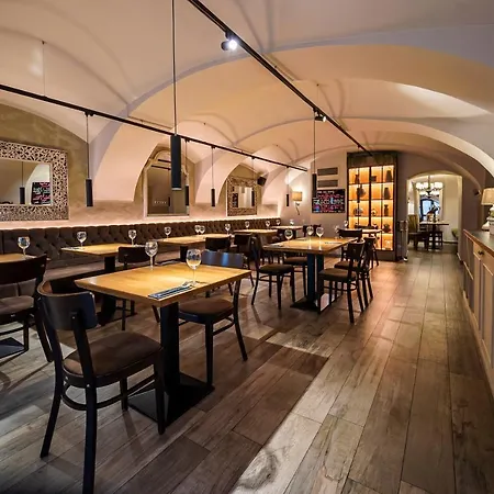 Готель Rango Плзень